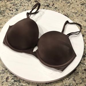 Victoria's Secret. Push-up bra. 32DD. Brown